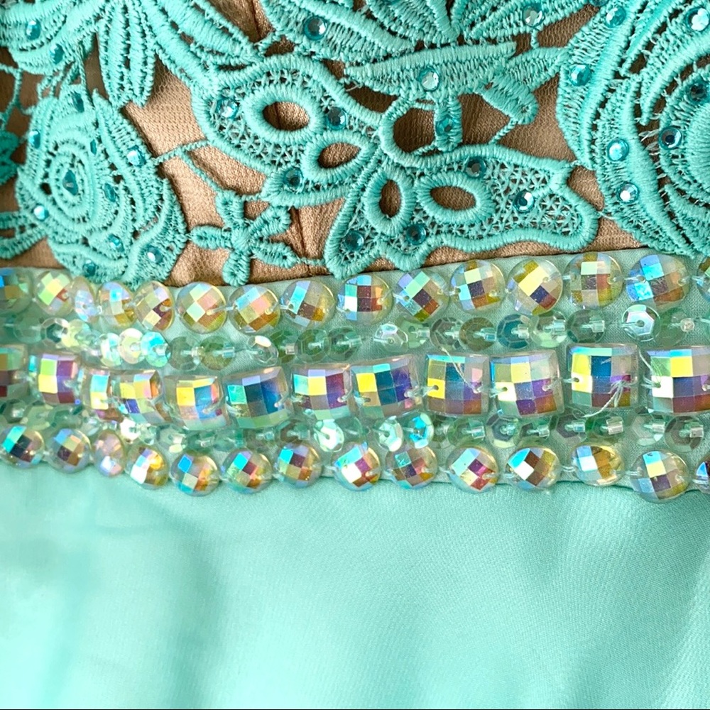 PROM OR EVENT DRESS๐ฟDAVE AND JOHNNY ๐ฟ Aqua - Picture 2 of 5